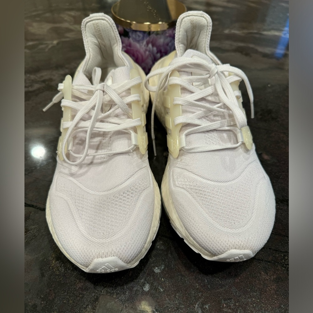 🏃‍♀️ADIDAS- Ultraboost 22 GX5590 Womens Running Shoe Triple White🏃‍♀️ - Picture 3 of 8